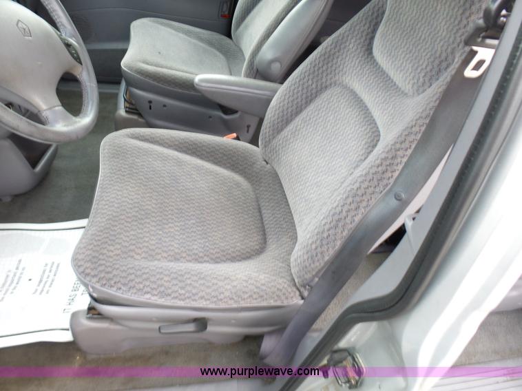 image for item L7042 2000 Dodge Grand Caravan