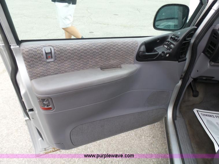 image for item L7042 2000 Dodge Grand Caravan
