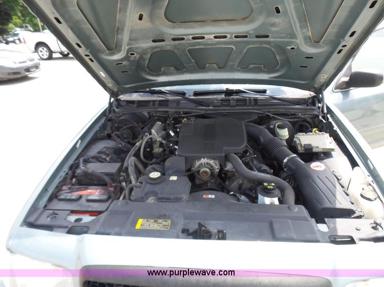 image for item L7047 2005 Ford Crown Victoria Police Interceptor