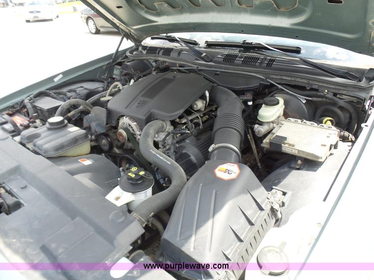 image for item L7047 2005 Ford Crown Victoria Police Interceptor