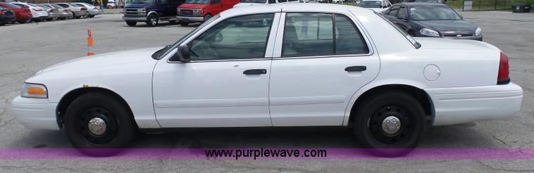 image for item L7049 2007 Ford Crown Victoria Police Interceptor