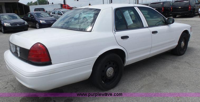 image for item L7049 2007 Ford Crown Victoria Police Interceptor