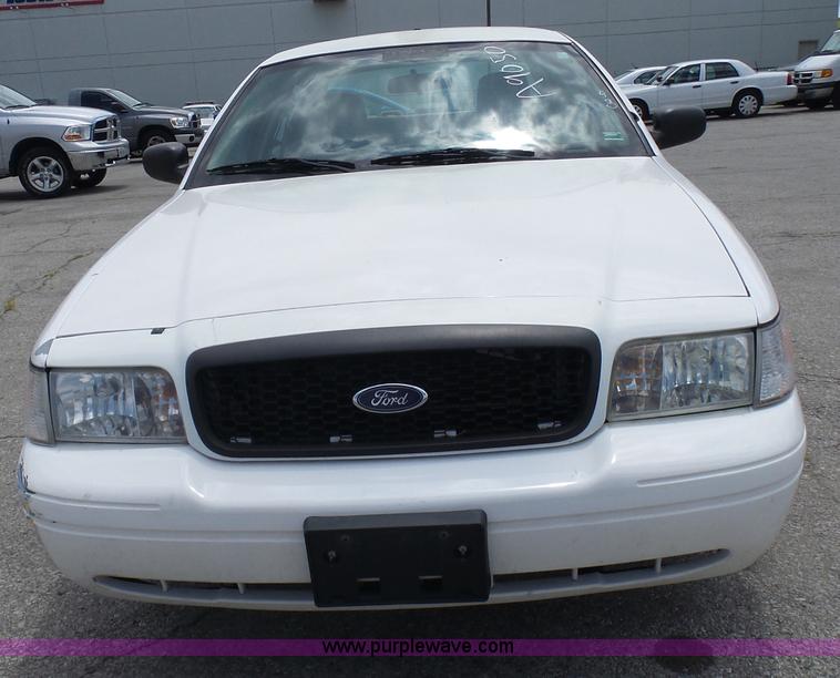 image for item L7049 2007 Ford Crown Victoria Police Interceptor