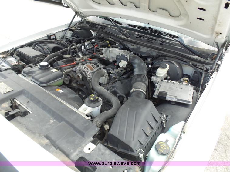 image for item L7049 2007 Ford Crown Victoria Police Interceptor