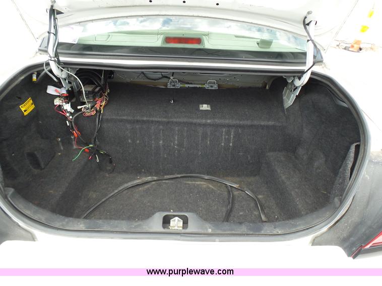 image for item L7049 2007 Ford Crown Victoria Police Interceptor