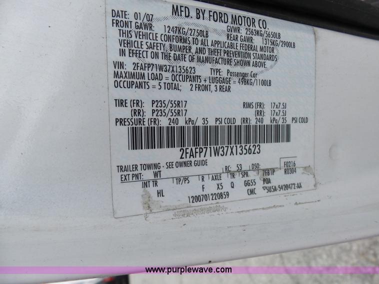 image for item L7049 2007 Ford Crown Victoria Police Interceptor