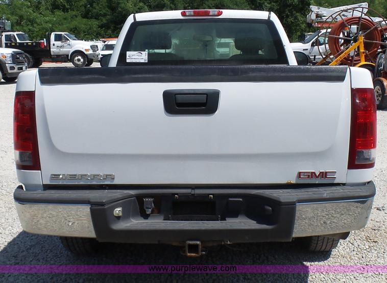 image for item L7059 2008 GMC Sierra 1500 pickup truck