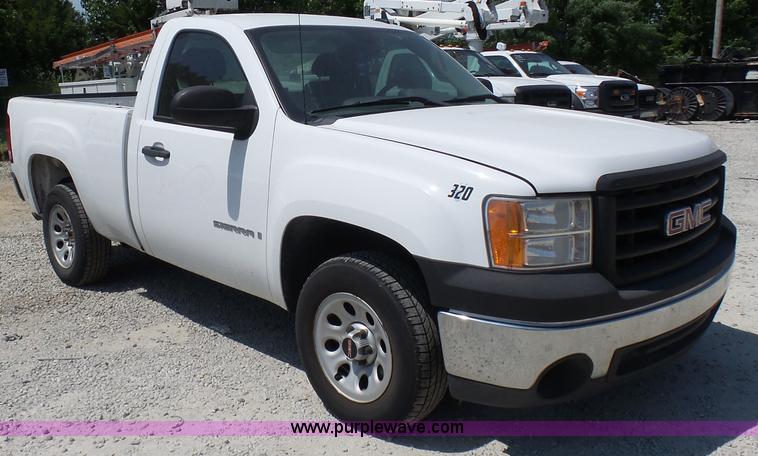 image for item L7059 2008 GMC Sierra 1500 pickup truck