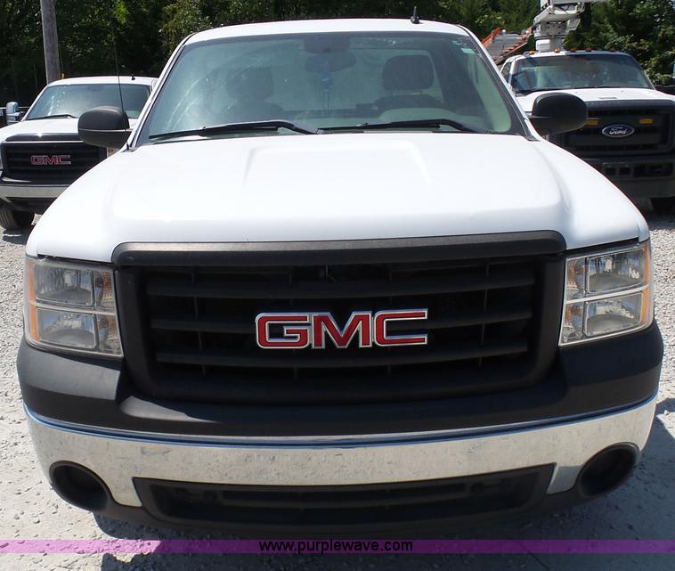 image for item L7059 2008 GMC Sierra 1500 pickup truck