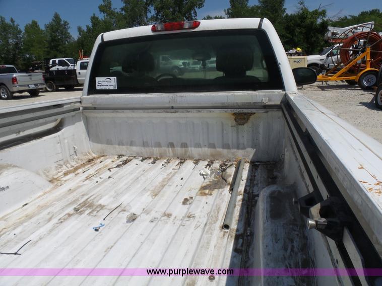 image for item L7059 2008 GMC Sierra 1500 pickup truck