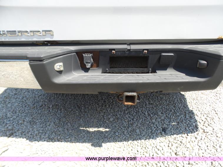 image for item L7059 2008 GMC Sierra 1500 pickup truck