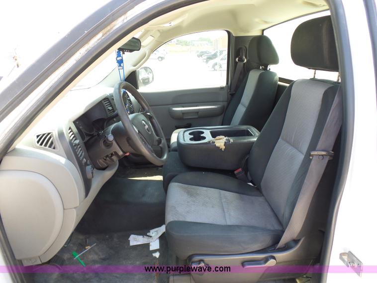 image for item L7059 2008 GMC Sierra 1500 pickup truck