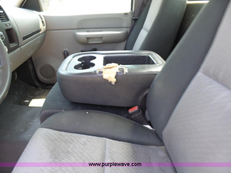 image for item L7059 2008 GMC Sierra 1500 pickup truck