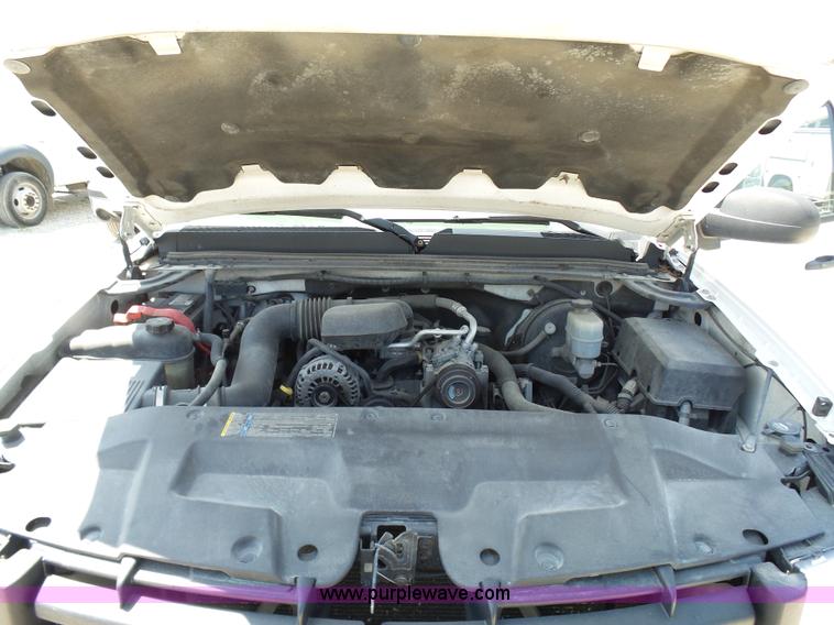 image for item L7059 2008 GMC Sierra 1500 pickup truck