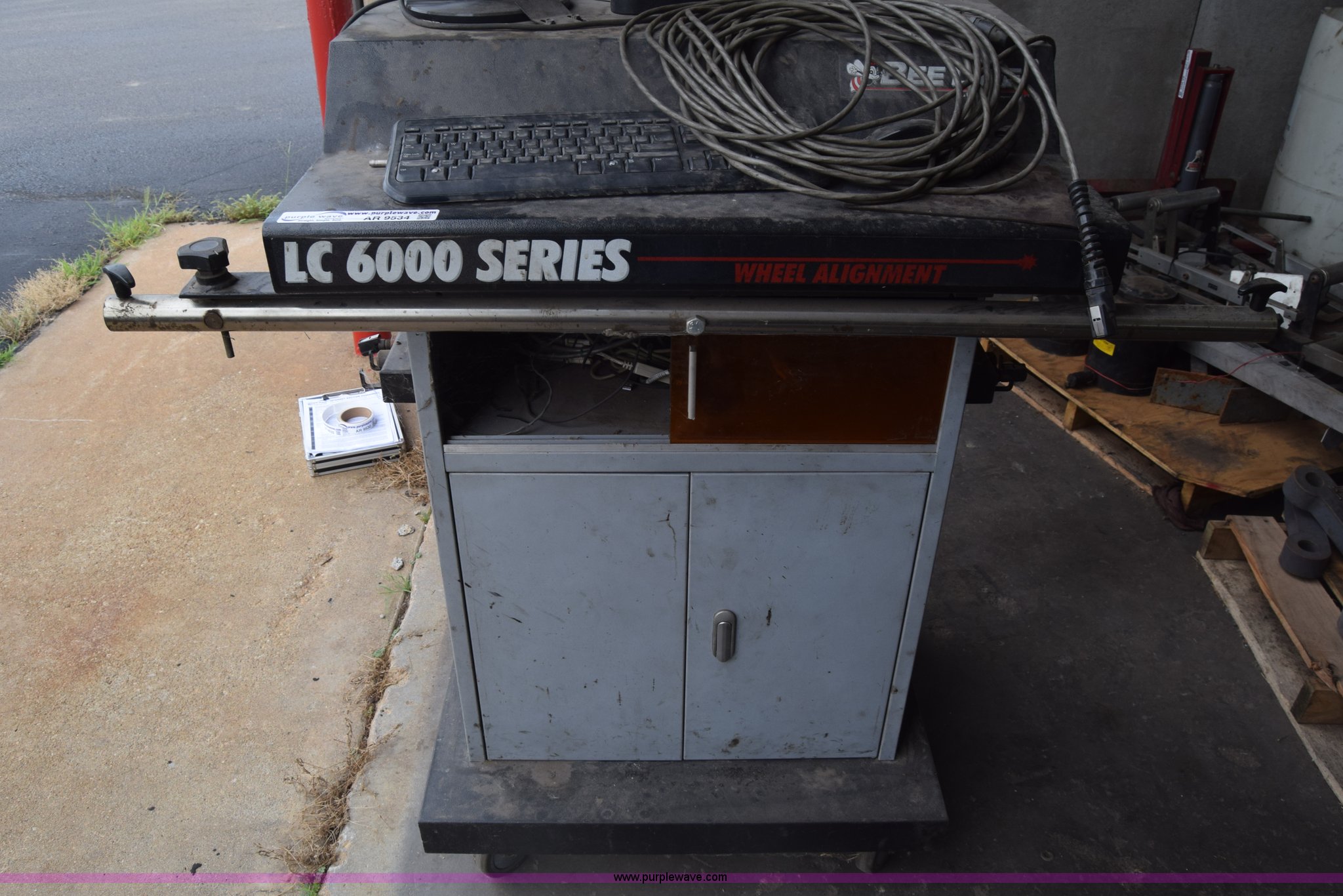 Beeline LC6000 wheel alignment station in Wichita, KS Item AR9534
