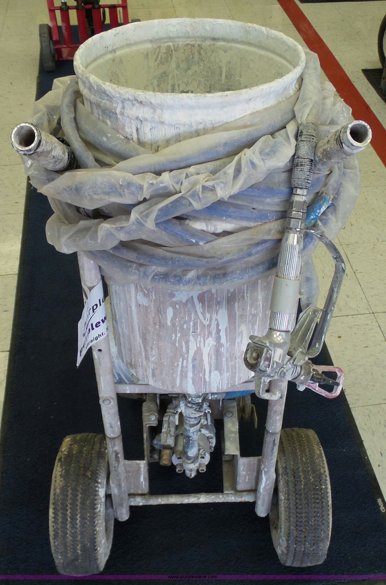 Hero paint sprayer in Carthage, MO Item K5435 sold Purple Wave