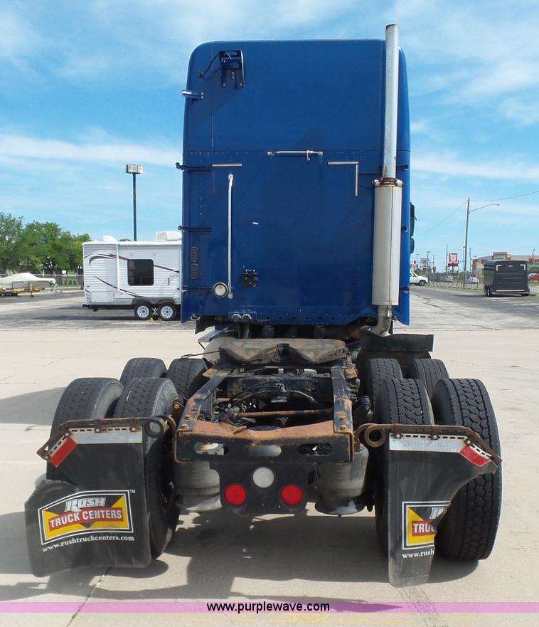 image for item BR9345 2005 Freightliner Columbia semi truck