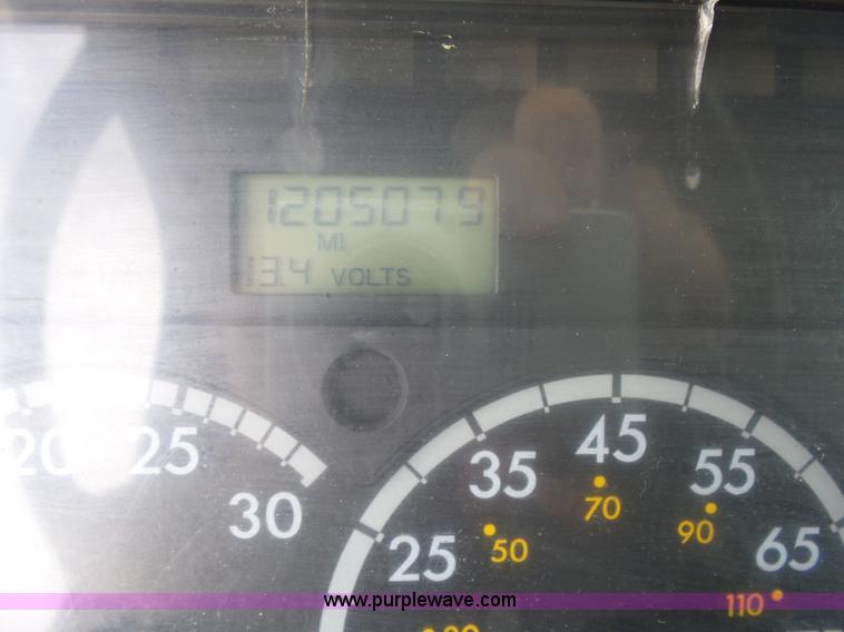 image for item BR9345 2005 Freightliner Columbia semi truck