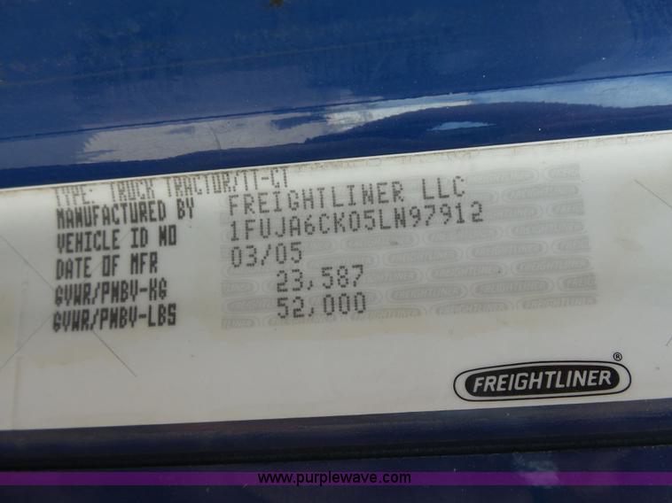 image for item BR9345 2005 Freightliner Columbia semi truck