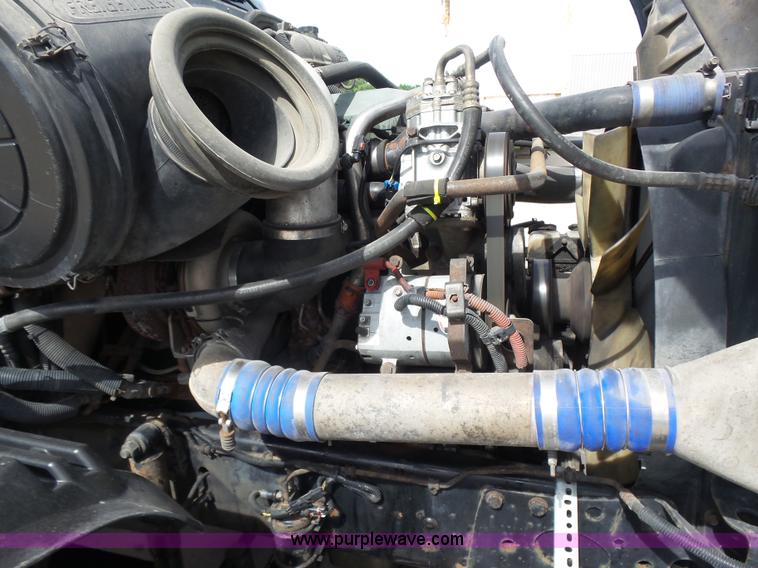 image for item BR9345 2005 Freightliner Columbia semi truck