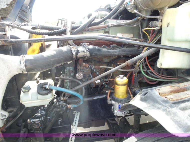 image for item BR9345 2005 Freightliner Columbia semi truck