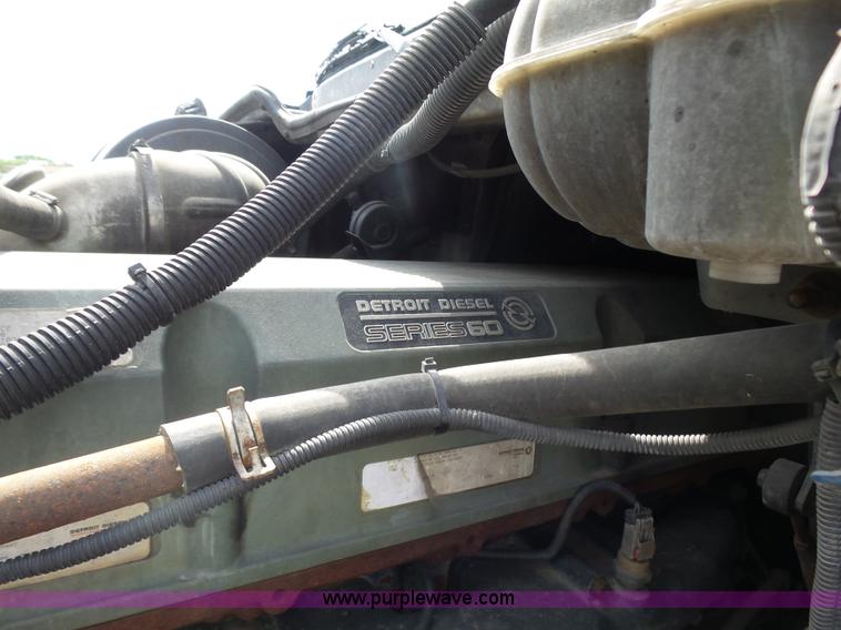 image for item BR9345 2005 Freightliner Columbia semi truck