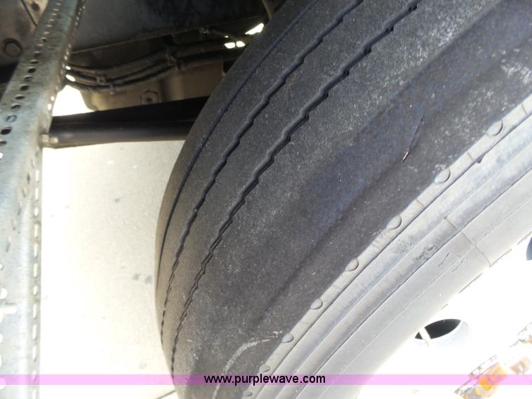 image for item BR9345 2005 Freightliner Columbia semi truck