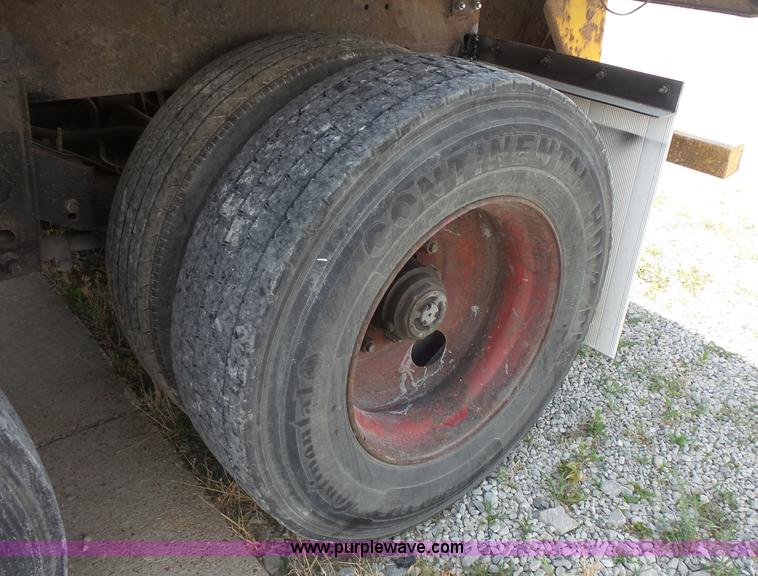 image for item BS9848 1995 Strick dry van trailer