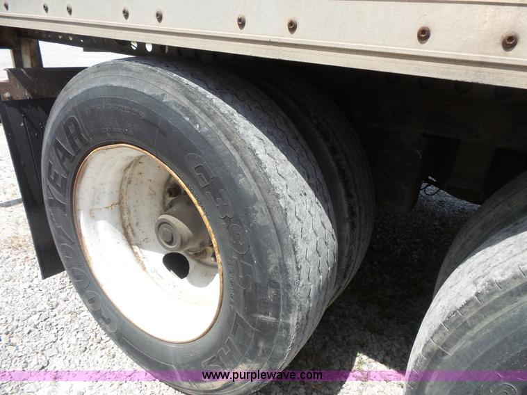 image for item BS9853 2001 Wabash dry van trailer