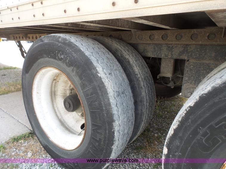 image for item BS9853 2001 Wabash dry van trailer