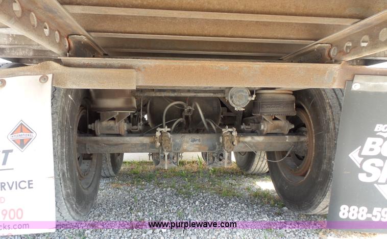 image for item BS9853 2001 Wabash dry van trailer