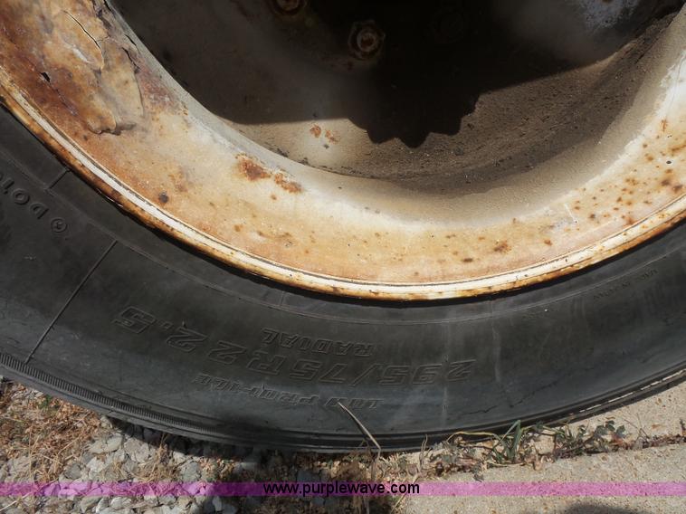 image for item BS9854 1994 Wabash dry van trailer