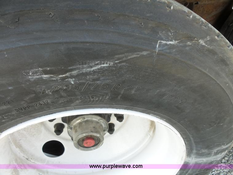 image for item BS9856 1994 Mann 1NN dry van trailer