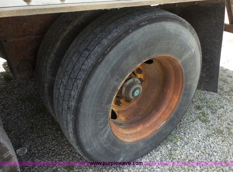 image for item BS9856 1994 Mann 1NN dry van trailer