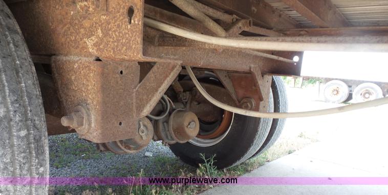 image for item BS9856 1994 Mann 1NN dry van trailer