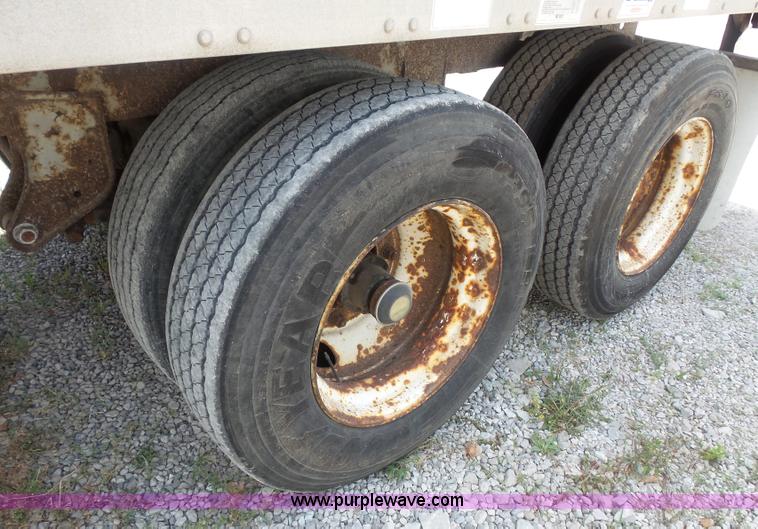 image for item BS9857 1992 Trailmobile dry van trailer