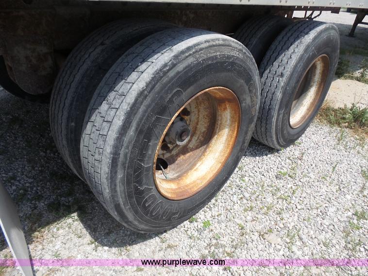 image for item BS9857 1992 Trailmobile dry van trailer