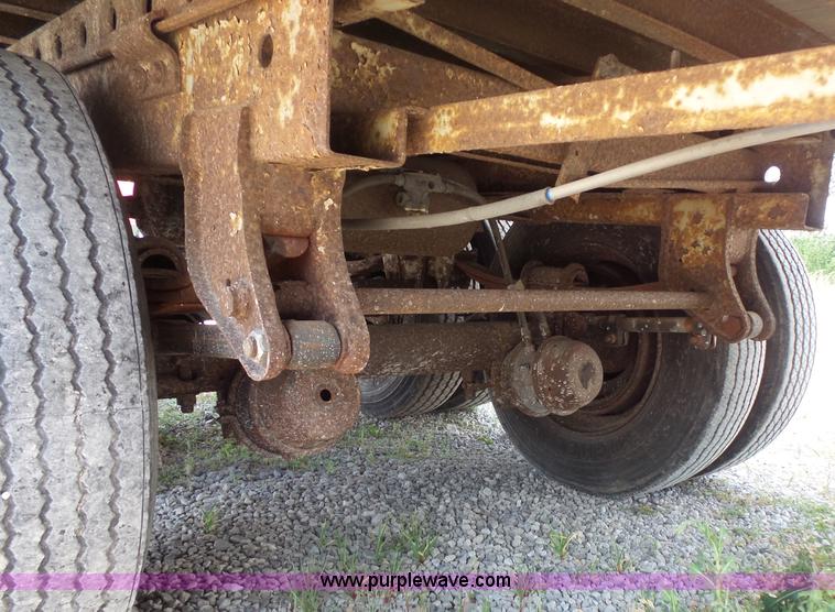 image for item BS9857 1992 Trailmobile dry van trailer