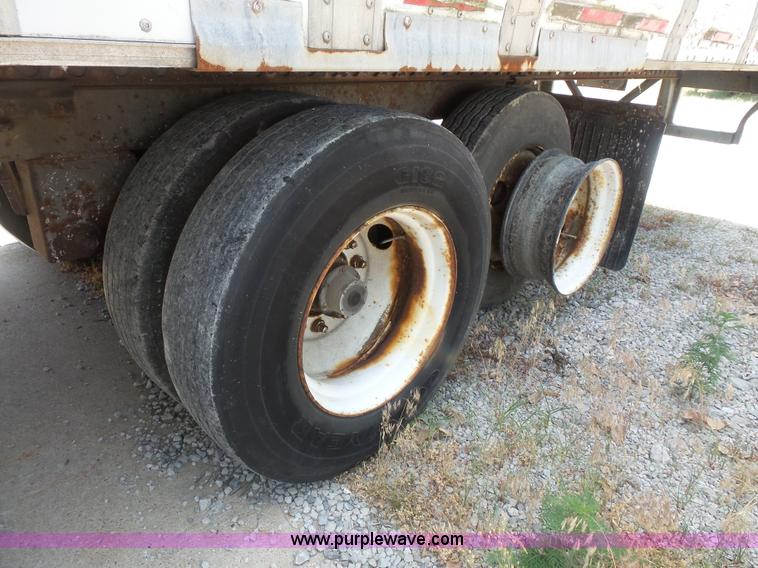 image for item BS9858 1996 dry van trailer