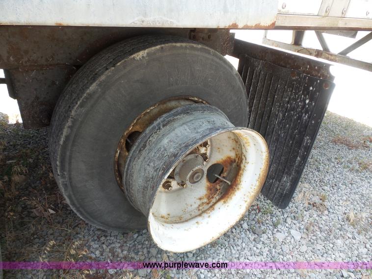 image for item BS9858 1996 dry van trailer