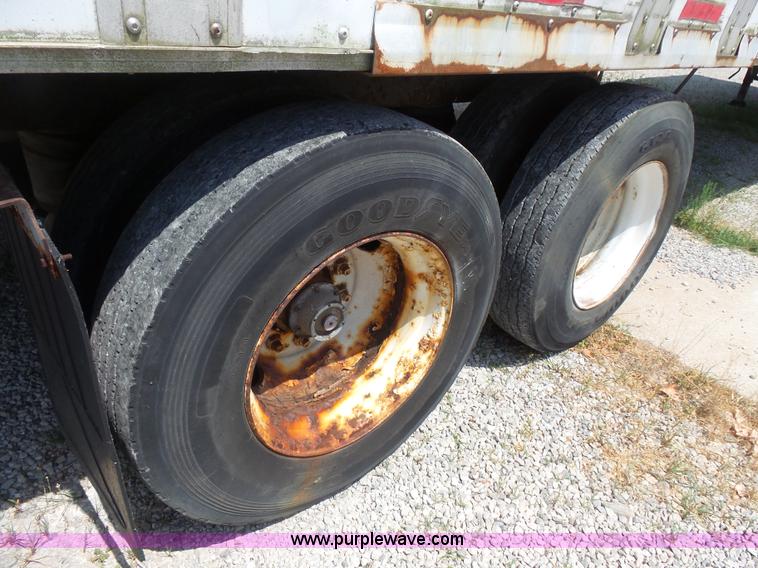 image for item BS9858 1996 dry van trailer