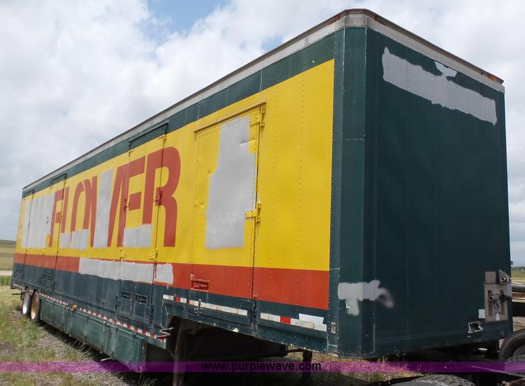 image for item BZ9153 1997 KMC M dry van trailer