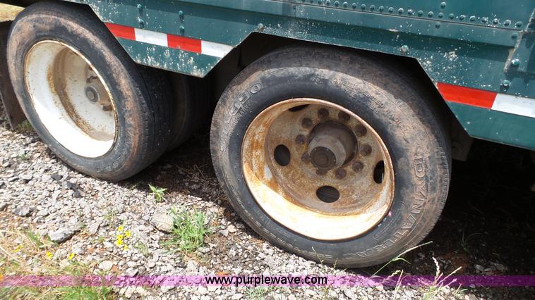 image for item BZ9153 1997 KMC M dry van trailer