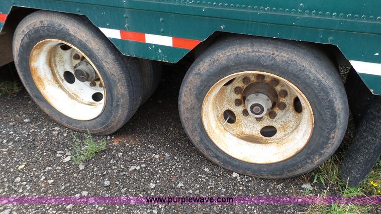 image for item BZ9153 1997 KMC M dry van trailer