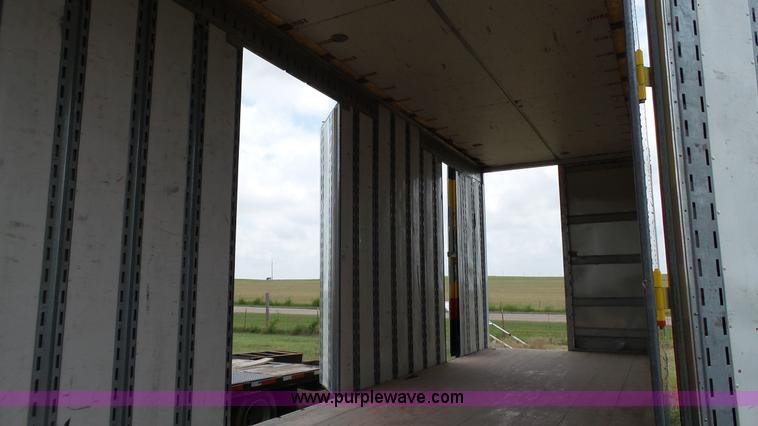 image for item BZ9153 1997 KMC M dry van trailer