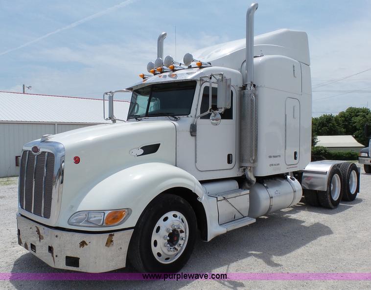 image for item K5386 2007 Peterbilt 386 semi truck
