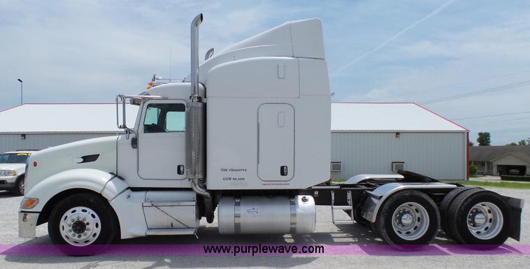 image for item K5386 2007 Peterbilt 386 semi truck