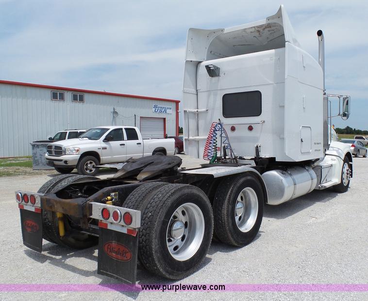 image for item K5386 2007 Peterbilt 386 semi truck