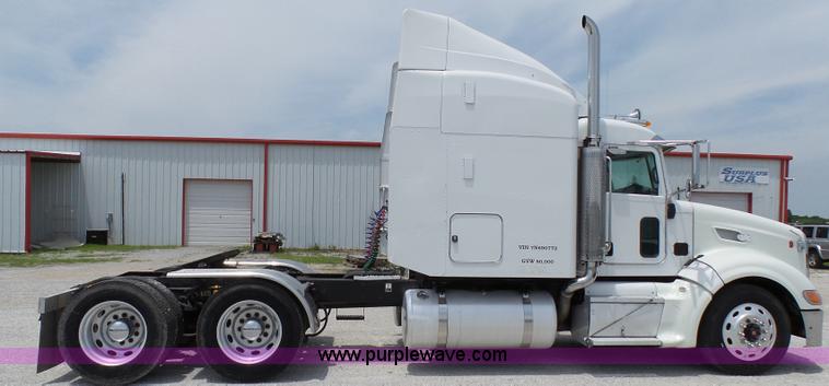 image for item K5386 2007 Peterbilt 386 semi truck