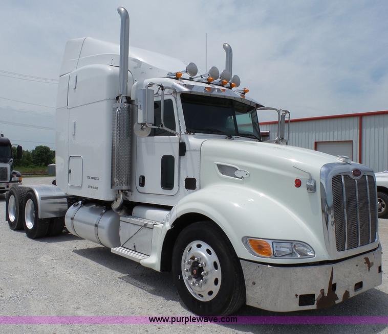 image for item K5386 2007 Peterbilt 386 semi truck